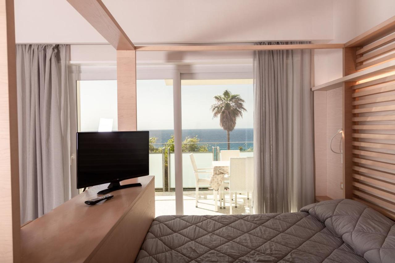Hotel Villaggio Stromboli サンタ・ドメーニカ エクステリア 写真