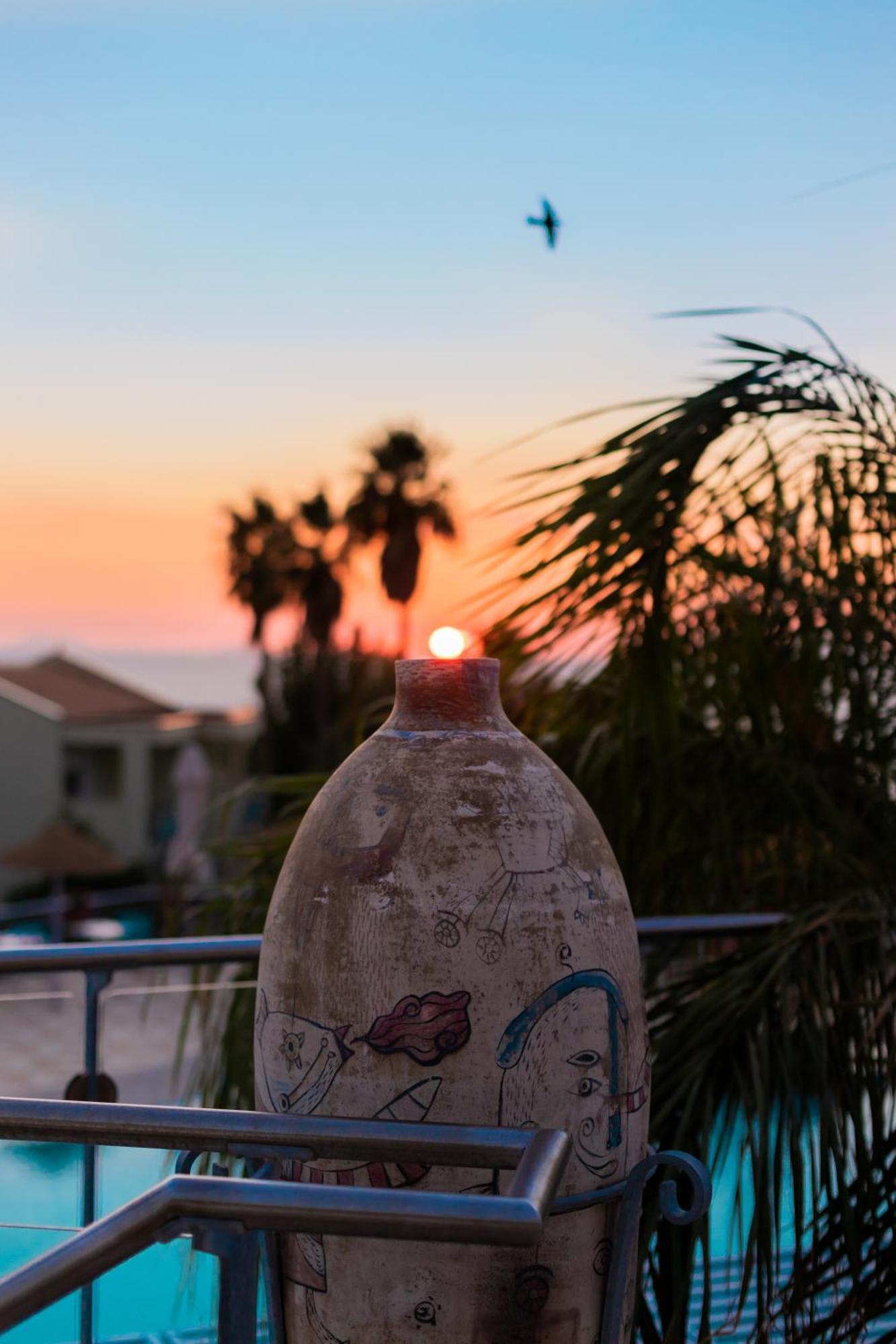 Hotel Villaggio Stromboli サンタ・ドメーニカ エクステリア 写真