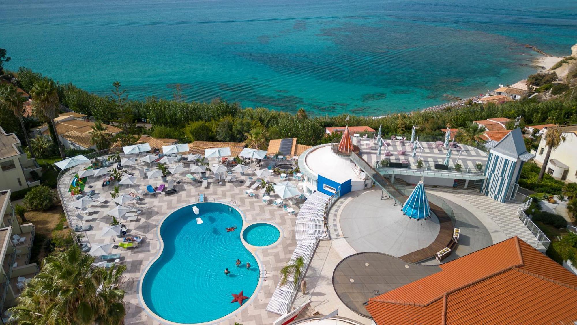 Hotel Villaggio Stromboli サンタ・ドメーニカ エクステリア 写真