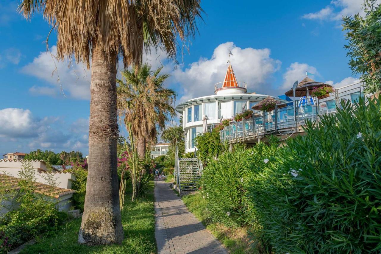 Hotel Villaggio Stromboli サンタ・ドメーニカ エクステリア 写真