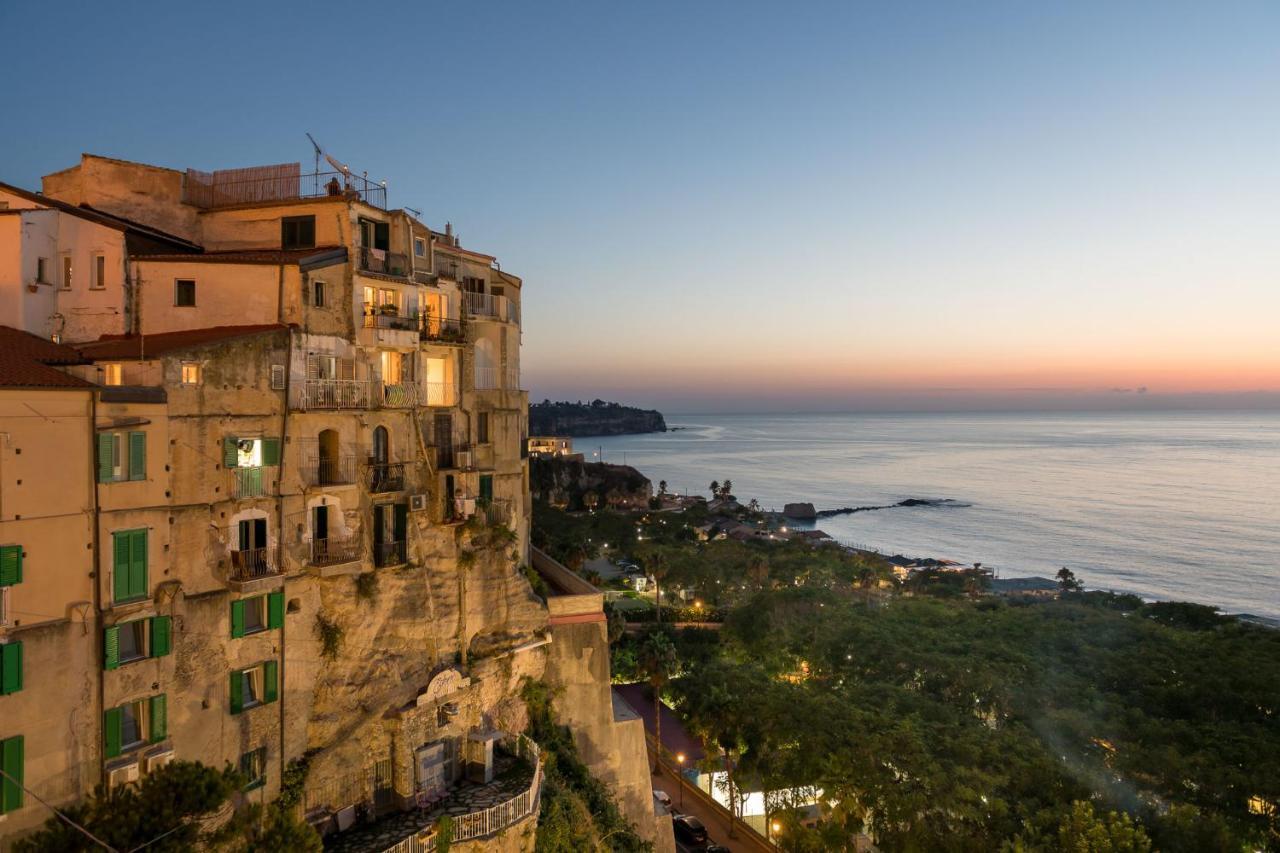 Hotel Villaggio Stromboli サンタ・ドメーニカ エクステリア 写真